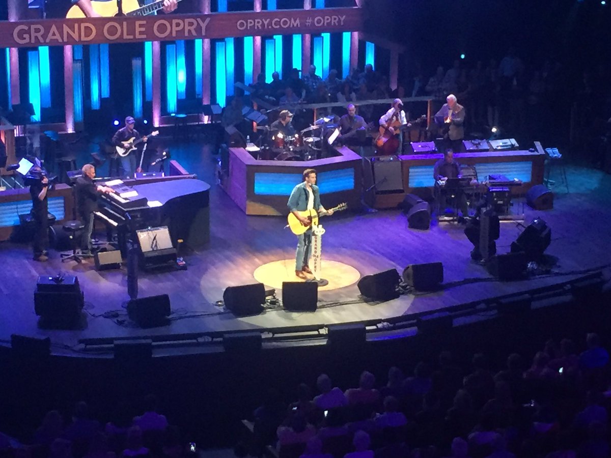 MichelleParks75's tweet photo. #opry https://t.co/71QmLZPsf0