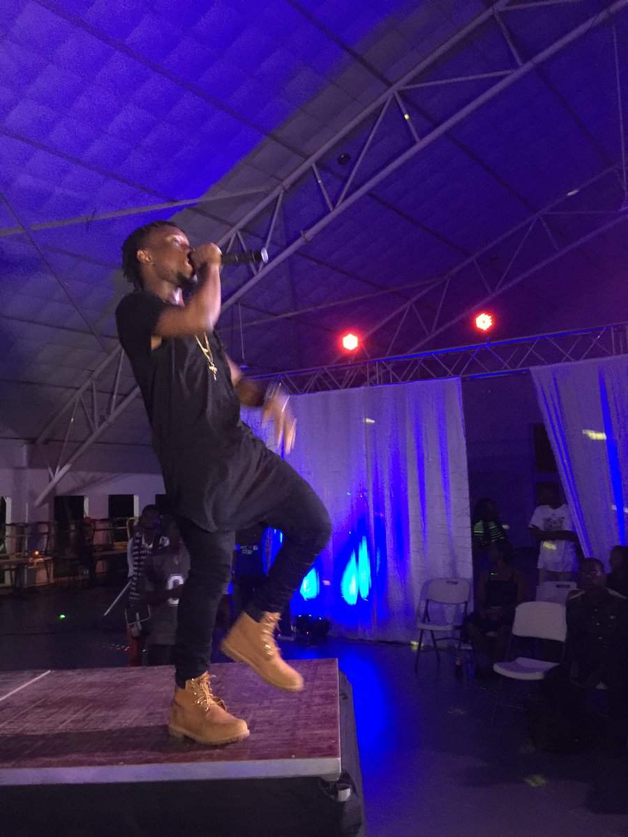 nanayaw18studio's tweet photo. Pictures: How @amepisode light up 🔥🔥🔥🔥 the #TribeIsReal party at Central university. https://t.co/0JqMQIdQCI