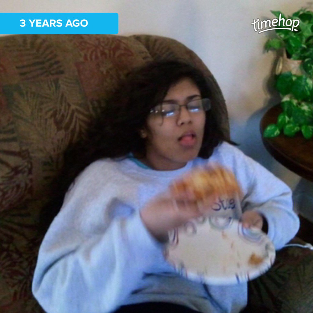 JennyMassey96's tweet photo. #timehop @BrittanyHinten - Look! It's my all time fav pic! https://t.co/ecH3BQKCr5