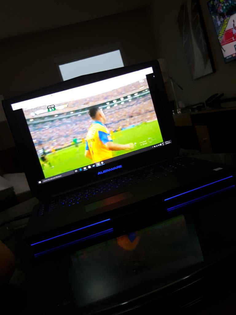 ALKAPONE's tweet photo. Listo, solo la queria para ver el partido jaja #Matenloqueyatienecrias https://t.co/8BAbrWtNg2