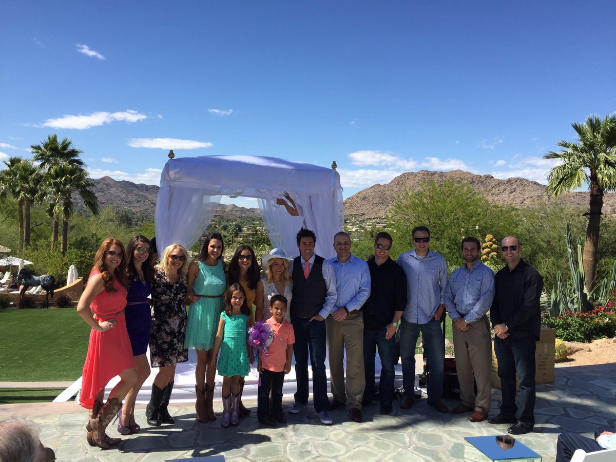 NicoleCritesTV's tweet photo. This cowgirl's gettin' hitched! Congrats @ChelseyCBS @bhamiltonTV #HamiltonEverAfter 💘 https://t.co/d7ljLpptTd