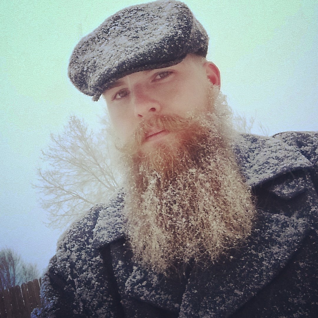 VintageGrooming's tweet photo. Enjoying a nice stroll in the #snow on this lovely #spring day! #BeardLife #ColoradoLife #CoSprings #SnowBeard https://t.co/bnO8J2ML2R