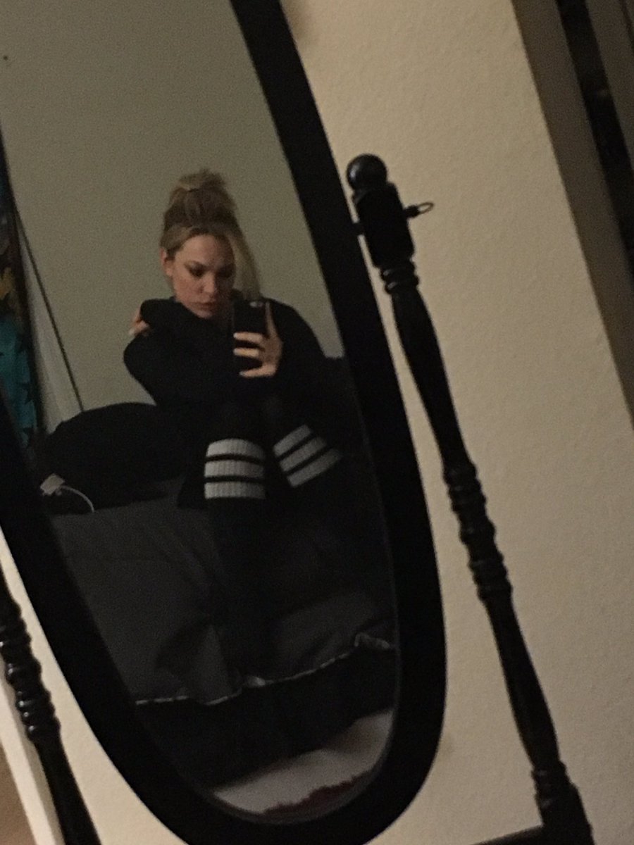 DahliaSkyx's tweet image. Someone convinced me to leave the house.. but know that I do it  begrudgingly.