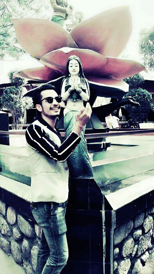 Edward9Sts's tweet photo. @chintanchautari #resort 😊😊✌ https://t.co/CpZC0VrSlH