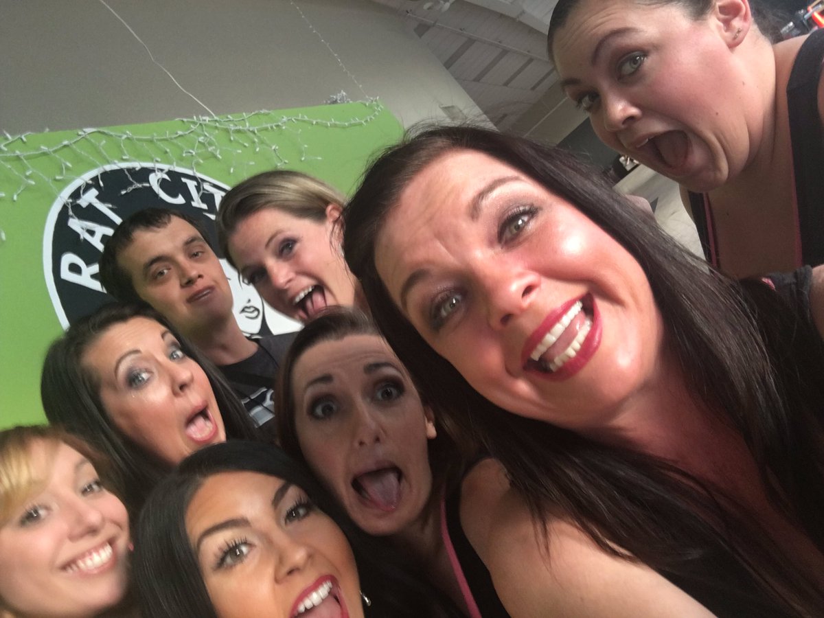 BootBoogieBabes's tweet photo. Fixinta' hit the floor at the @JetCityRollergirls! #KickYourBootsUp https://t.co/P3nlBWaC6L