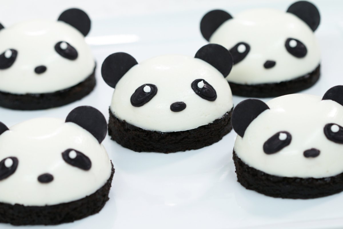 RosannaPansino's tweet photo. Panda Cotta! 🐼🍮 https://t.co/DGF0bSnDl7