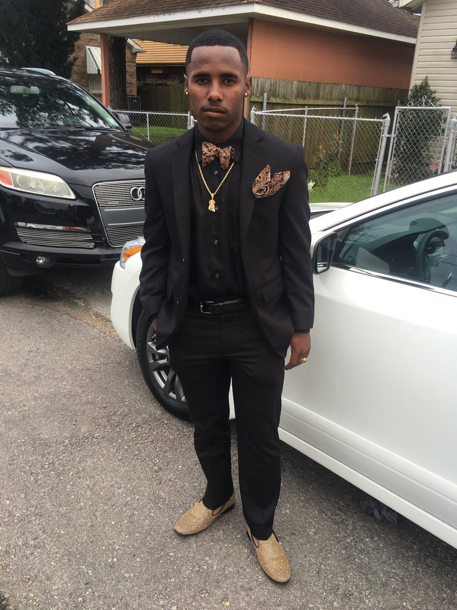 NBFDuu's tweet photo. #PrepProm2k16🎱🎲☑️ https://t.co/z4jiaZsHXF
