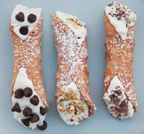 pane_passione's tweet photo. Holy Cannolis. Check out this sweet treat coming soon to our truck! #DessertExpert #yummy #sweets https://t.co/vgiTqZijqA