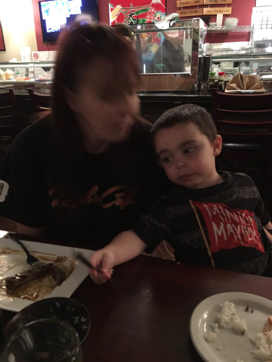 driver930's tweet image. #dinnerdate with @RMEYER2010 with the boys