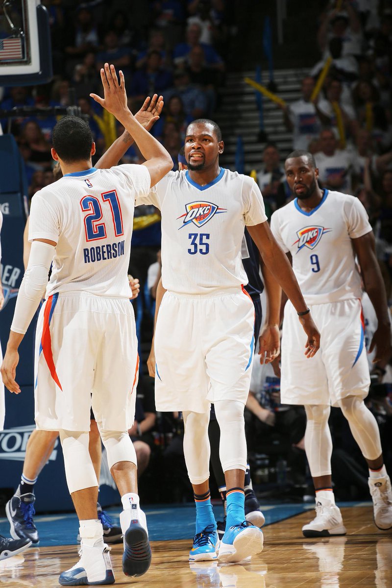 SportsCenter's tweet image. Thunder dominate Mavs in 1st half, 59-33. 
This is the OKC's largest halftime lead in a playoff game since 2002.