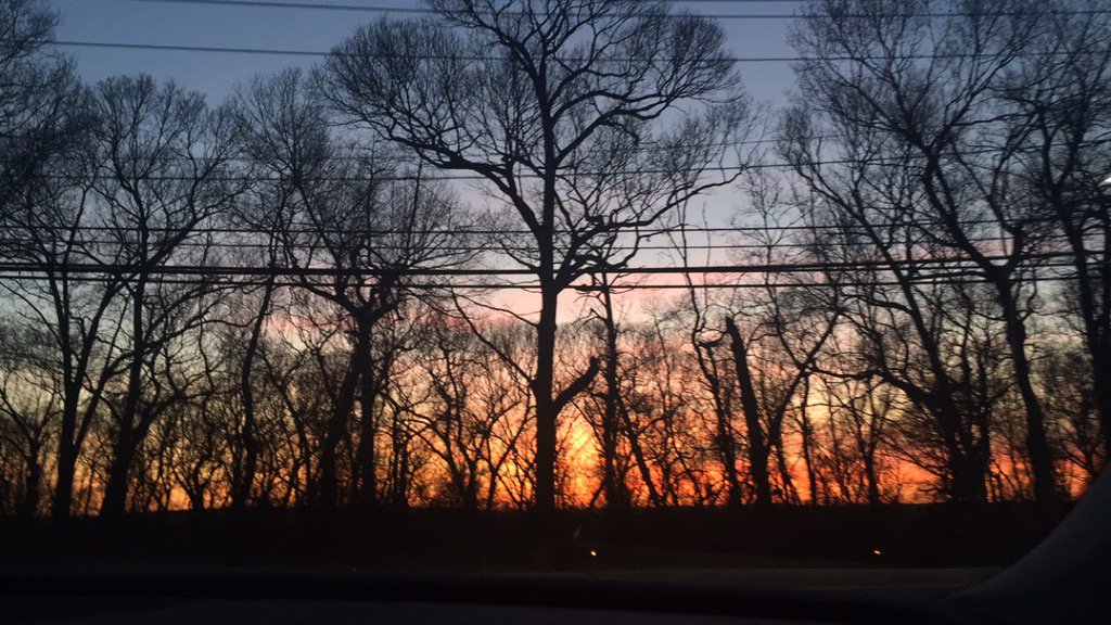 jamiesoakley's tweet photo. I love sunsets more than I love myself oopS https://t.co/HXl1hUeZ4T