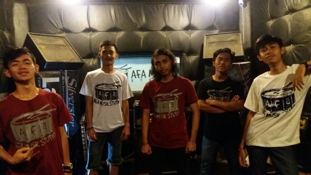 Jiwa Rock N Roll menggebrak studio musik depok . <a href="/AfaMusicStudio/">AFA Music Studio</a>