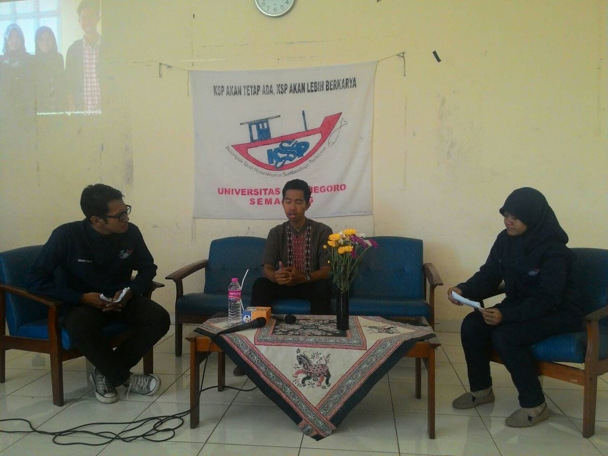 Pemateri kedua "Fath Fadillah W." tentang PKM-K 

#kitaadaKSPlebihberkarya#LDO2016#Kreatifhargamati!!