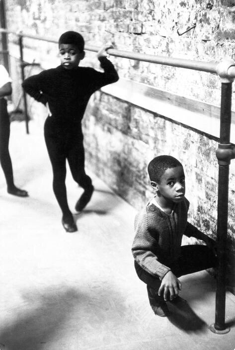 zellieimani's tweet photo. Ballet boys photographed in their Harlem dance studio.  Eve Arnold. https://t.co/VcKV51W8ss