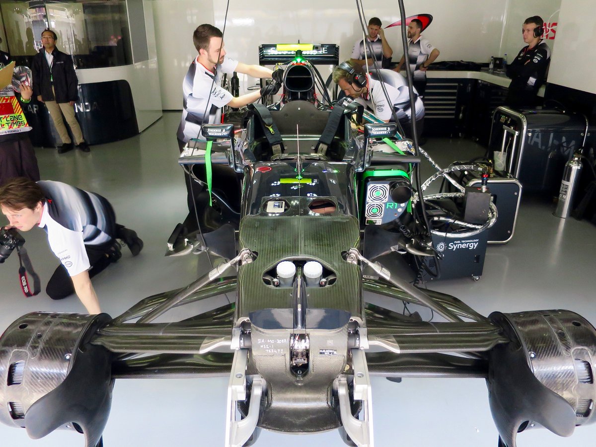 Blue skies &amp; blazing sun in Shanghai as we finish prep for the race. #ChineseGP