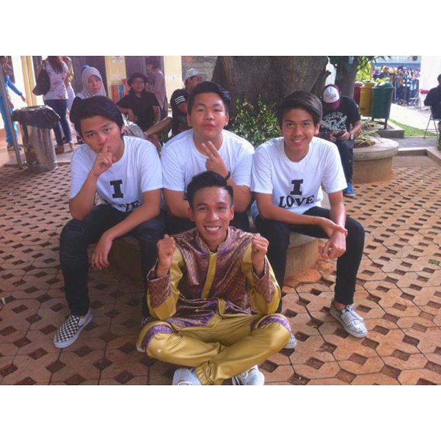 hastagCJR's tweet photo. Duhhh mukaa capek 3cogans habis ngedance 😍😘 @TeukuRyz @iqbaale @AlvaroMaldini1 #CJRngeDanceIcon2 https://t.co/17GPbxl8LB