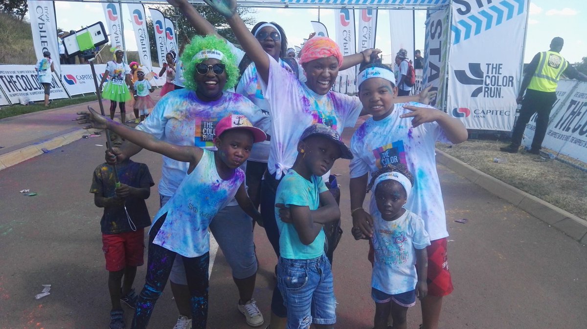 SowetoEntMag's tweet image. #CapitecColorRun - Fun for the whole family!
