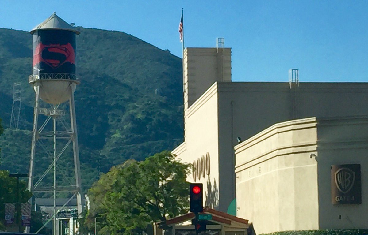 Screenomatic's tweet photo. I hope they rehoused the animaniacs before doing this..Damn you superbat! https://t.co/4IZfZuYH3n