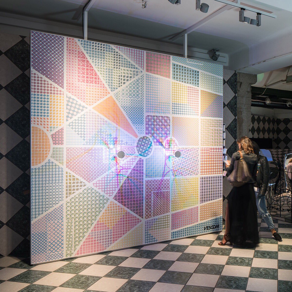 Vescom's tweet photo. Final day of the #milandesignweek https://t.co/ZX6iqLhx3m #wallcovering #framewtm #WhatsYourStory https://t.co/vlZM071Lg4