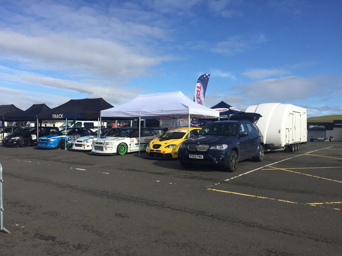 UkTeamlegacy's tweet photo. #superlapscotland #trackscotland #teamlegacy in the paddock waiting to unleash the beast 😃 https://t.co/bcn9OggIbP