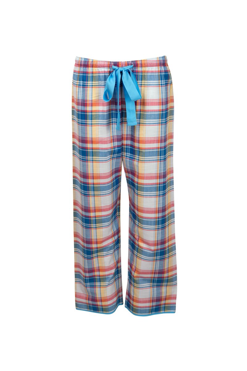 Cyberjammies's tweet photo. Celebrity Style! @nancy_sorrell wears @Cyberjammies Tropical Botanics Woven Check PJs #seriouslycomfortable #pjs https://t.co/lMZuZjUlD2