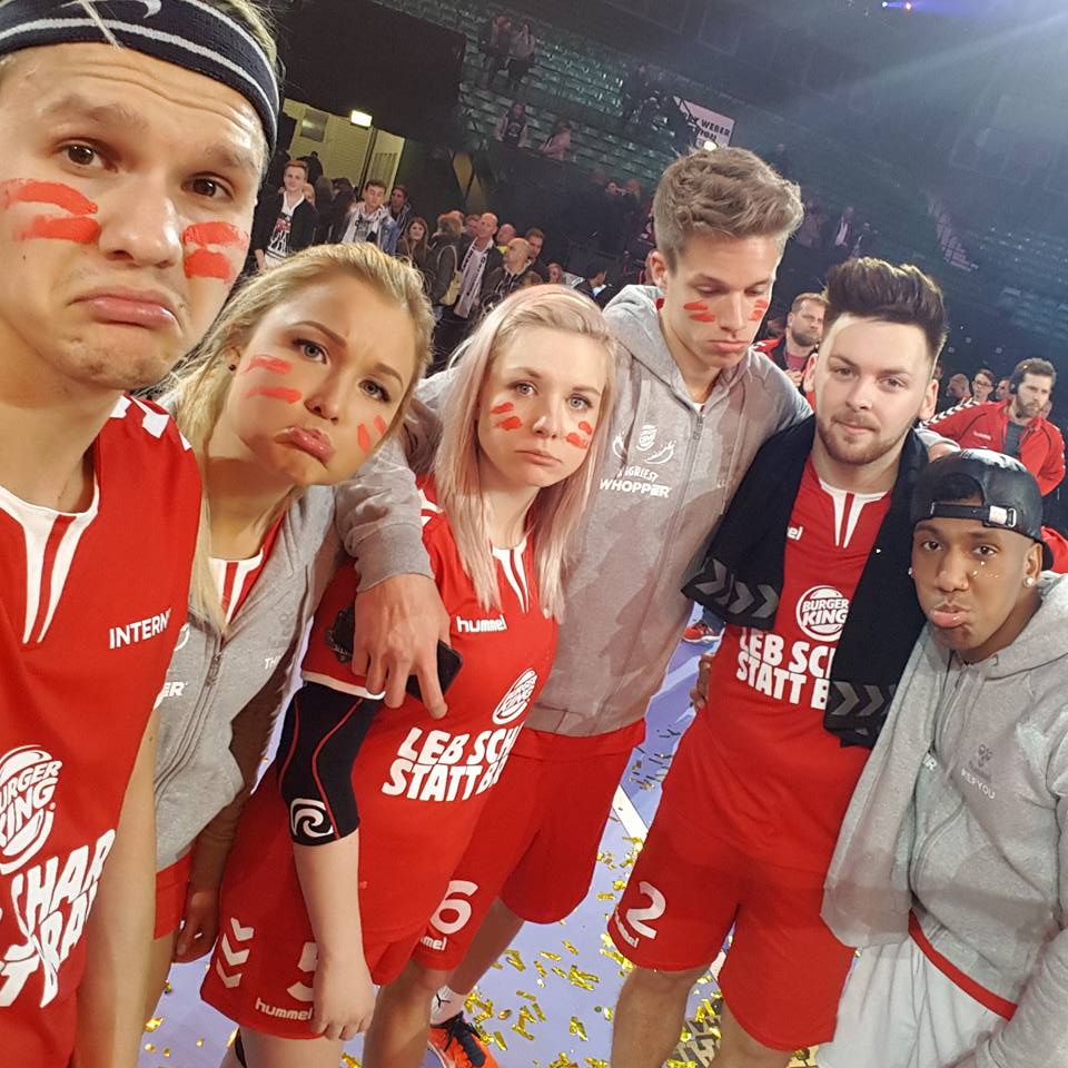 KsFreakWhatElse's tweet photo. 2ter Platz ist wie Sex ohne abspritzen... #teaminternet https://t.co/8y3CwqqUql