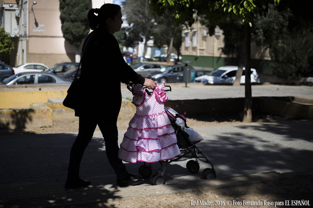 FernandoRuso's tweet photo. Se acaba la #Feria. Así ayudas con tu traje de flamenca a madres sin recursos. @elespanolcom https://t.co/Til3WT4B2q https://t.co/u6f4NvZhXd