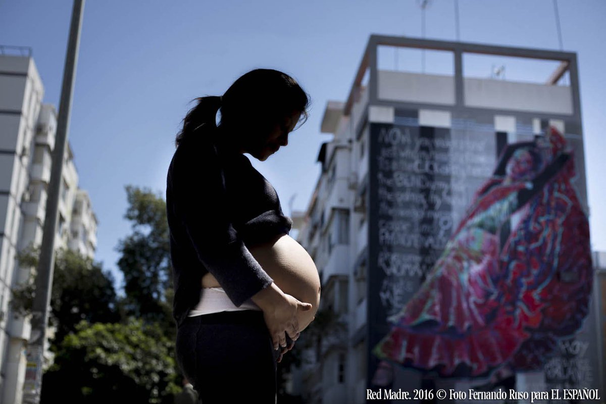 FernandoRuso's tweet photo. Se acaba la #Feria. Así ayudas con tu traje de flamenca a madres sin recursos. @elespanolcom https://t.co/Til3WT4B2q https://t.co/u6f4NvZhXd