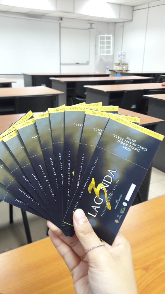 hippyhana01's tweet photo. All are invited ! IIUM and Non-IIUM humans. Mai mai. 1 week left before dem legends descend. Konsert #3Lagenda https://t.co/VyKWBZCohQ