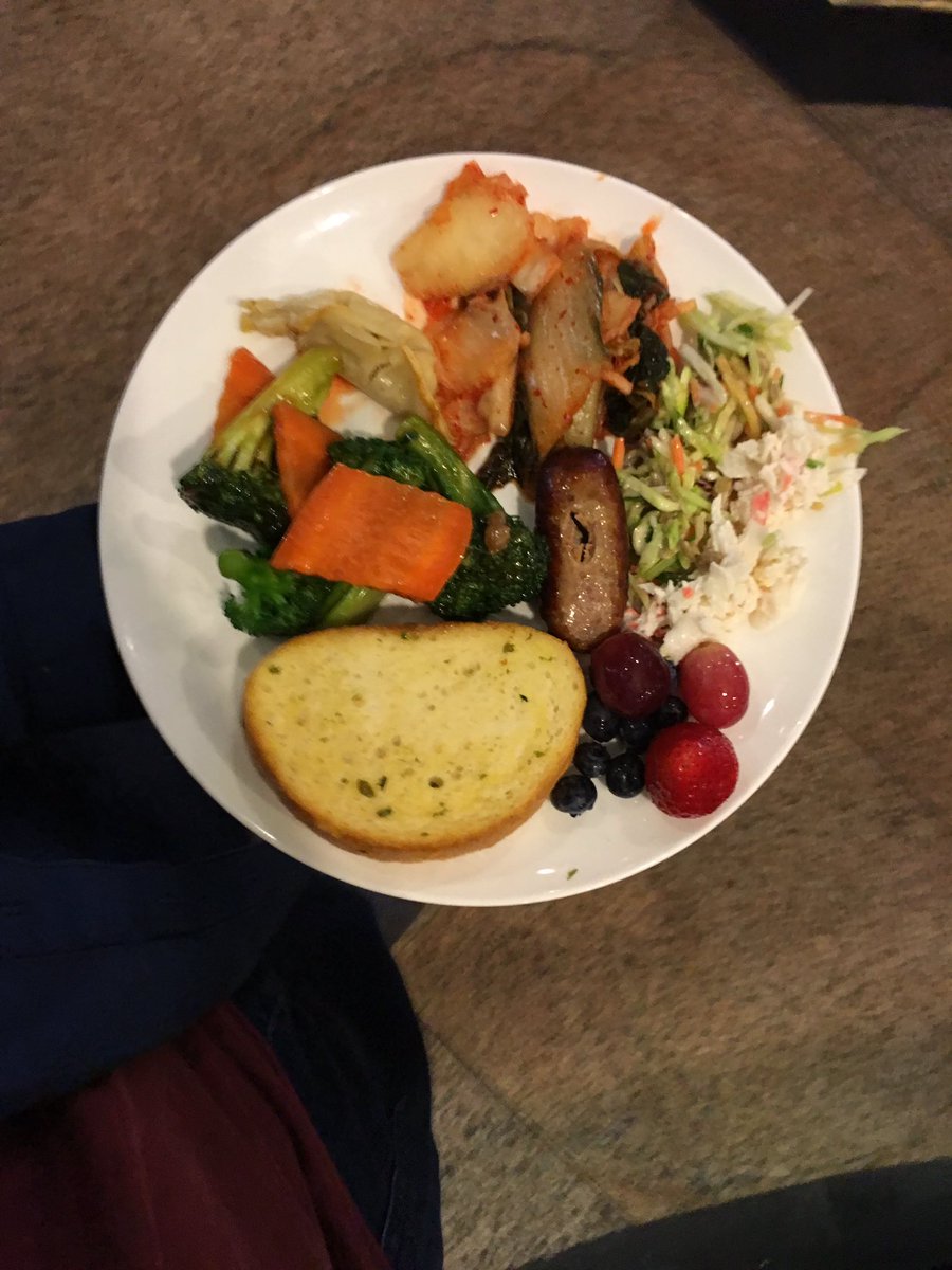 Andy2Dylan's tweet image. Eat is one way to relax!