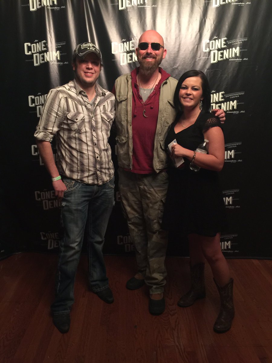 GetVocalTriad's tweet photo. This guy is one live show you'll want to see over and over again !!! Thank you @coreysmithmusic !!! https://t.co/HpN9QkLZuD