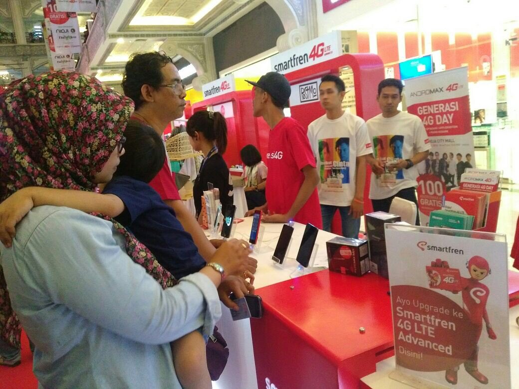 smartfrenworld's tweet photo. Fren ketik LTE kirim 6046 dan liat promo migrasinya! Atau lgsg ke booth @smartfrenworld di @Jogjacitymall ! https://t.co/GwYDDMo4oK