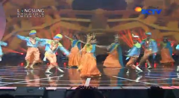 SCTV's tweet photo. Ayo merapat, #TheDanceIcon2 udah mulai nih! https://t.co/gQNhwSp4NQ