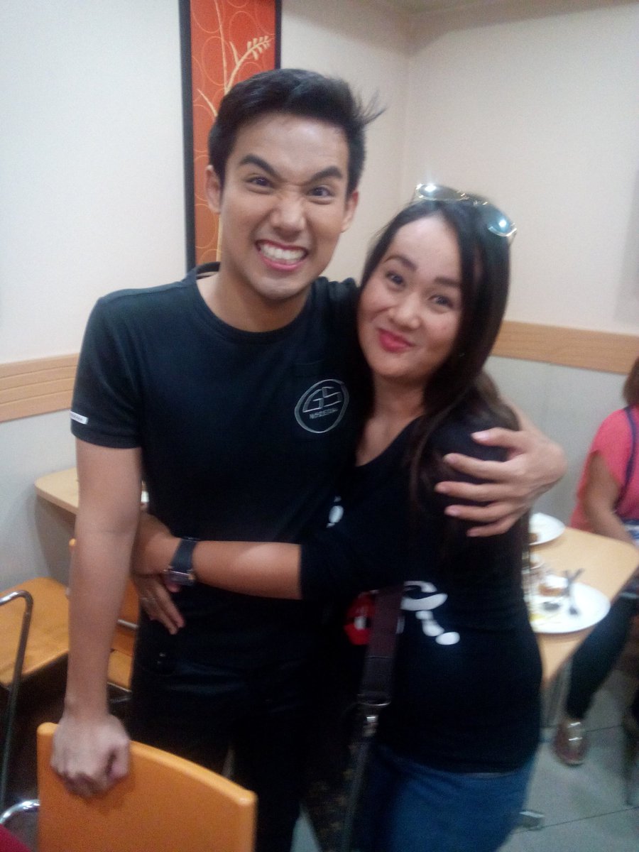 ivyreyes2219's tweet photo. alam mu pag mis kita tntngnan kna lng 2 @akosiKenChan 
#KenChanMostPromisingMaleStar https://t.co/qhwmzZSqry