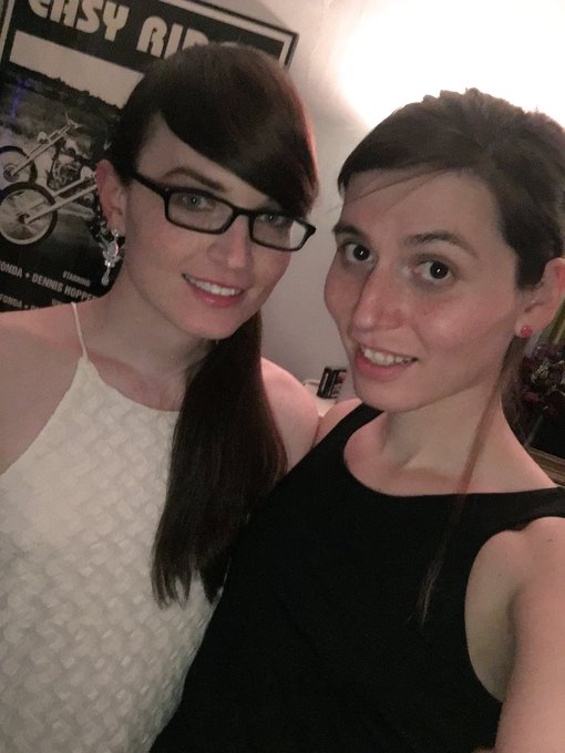 Hitting the bar tonight with @theNatalieMars Hot Chica alert! 🌶🌶🌶 https://t.co/cueKldELiO<a class="tags" href="/tag/thenataliemars">@thenataliemars</a><a href="/tag/science"class="tags"><span>#science</span></a>
