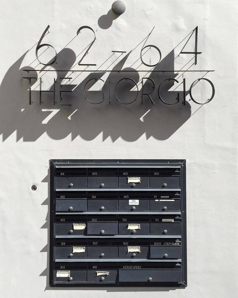 _winglau's tweet photo. typographic shadow ↙️ #wingittillyousingit
#type #typography #typographic #shadow #signag… https://t.co/ACromYtPIm https://t.co/ChThHM39uZ