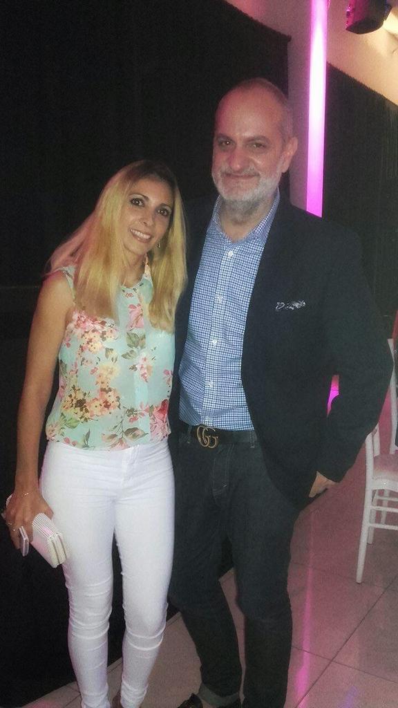 LorenaCurcho's tweet photo. "Ahorrá! y un buen psicologo!" gracias @laurencioadot por el consejo prometo ponerlo en practica =)
#StyleoClockTea https://t.co/HAzlCZRb5A