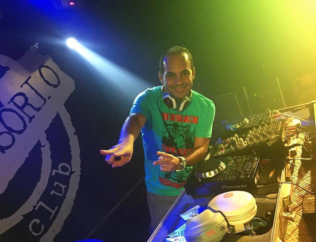 MiguelFflorees's tweet image. Tá tudo na minha conta agora, vem comigo começou o funk #djcocama #show #errejota #provi #pagode #festas #pagode #d…