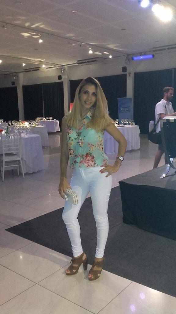 LorenaCurcho's tweet photo. Mi #Look para el #StyleoClockTea
Que te parece @soffalurralde? =) https://t.co/vyUMR1epQg