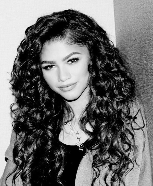 ZendayaActivity's tweet photo. Zendaya is on another level 😍😩 https://t.co/f7ChAIJGJd