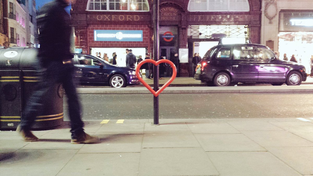 LauraRumeu's tweet photo. i love coming to london and find the hearts #Heartsoflondon @Heartsoflondon1 https://t.co/VG7GoHBTBx