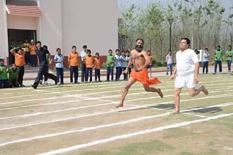 HistoryRevisits's tweet photo. A superstar and his fan running to Panama to bring back black money. (2016) https://t.co/1qsL2i8xxe