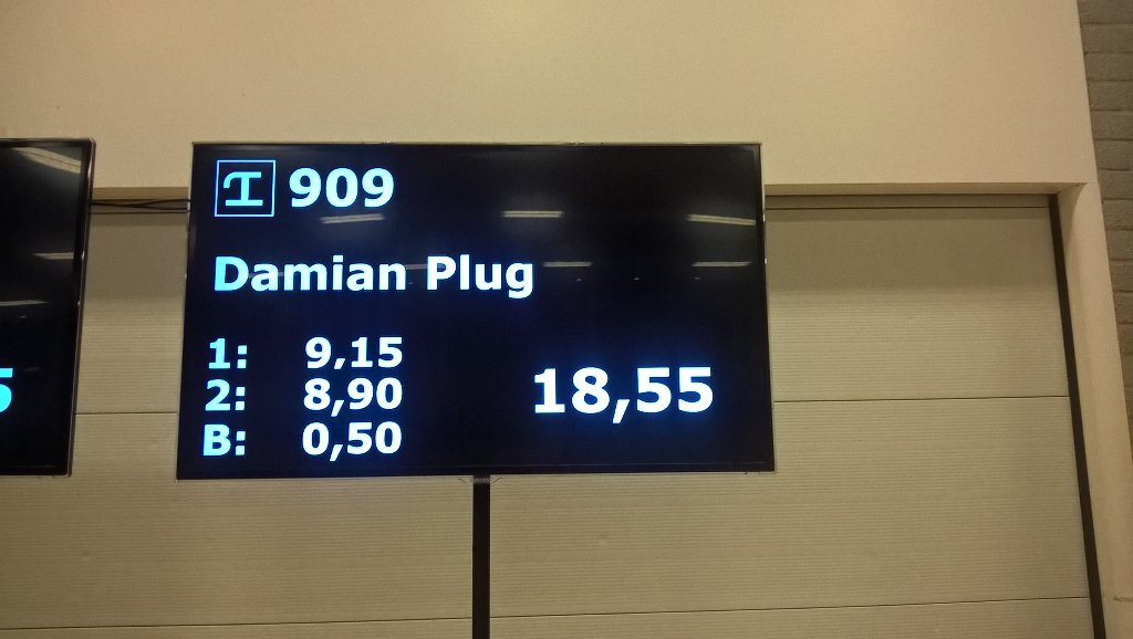 VelocitasGouda's tweet image. Op sprong voor Quinten 15,25 en Damian z'n score op de foto