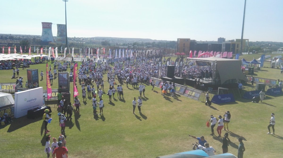 SowetoEntMag's tweet image. There's no better pic that sums up today's proceedings at UJ Soweto campus. Mzansi, welcome to @TheColorRunSA!