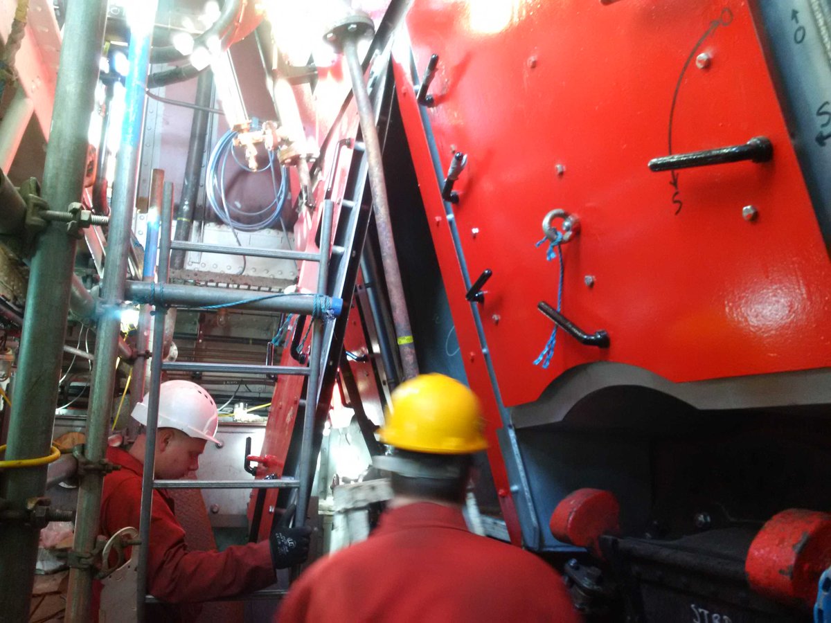 John_F_Pope's tweet photo. DANIEL ADAMSON Boiler now at 105C and pressure rising @dannyinsteam @CammellLaird almost in steam! https://t.co/15TXvuNrqK