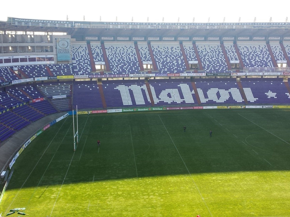 Chami_Rugby's tweet photo. Zorrilla espera que empiece la fiesta del rugby #CopaRugbyVA16 https://t.co/YfzHUAHaMG