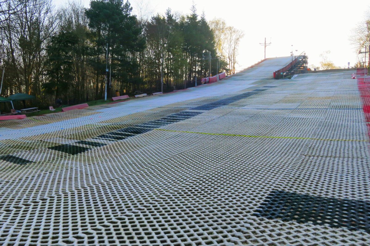 SnowsportSouth's tweet photo. 1st race of the Snowsport South season is at @ActiveNationAld #skiing #racing https://t.co/9CRkOLO7h0