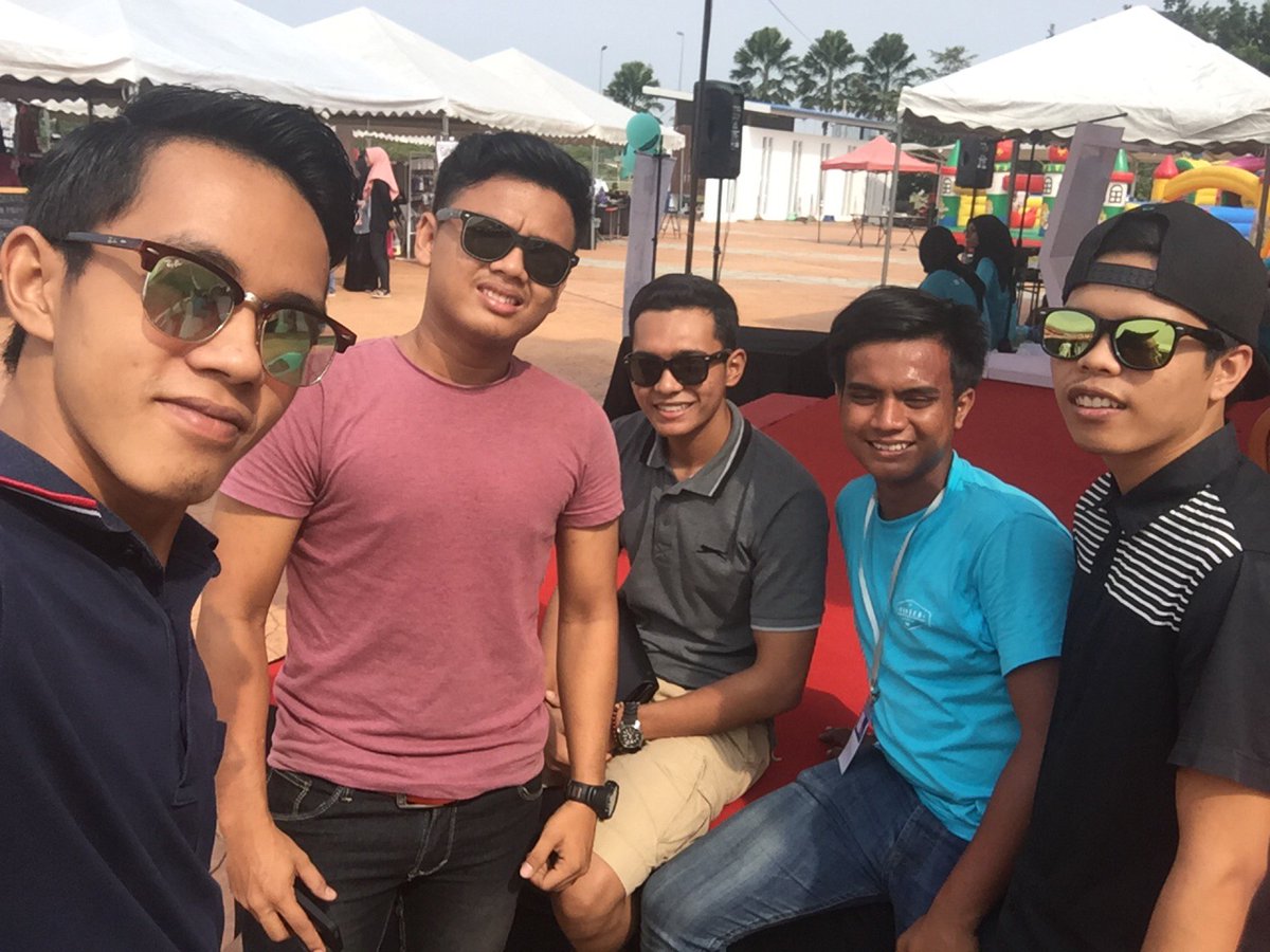 AzriAbdRahman's tweet photo. #hungerfest2016 #voksharians #maepserdang (@ Malaysia Agro Exposition Park Serdang (MAEPS)) https://t.co/Ph2OXRi6wo https://t.co/N2gaPRtrZs