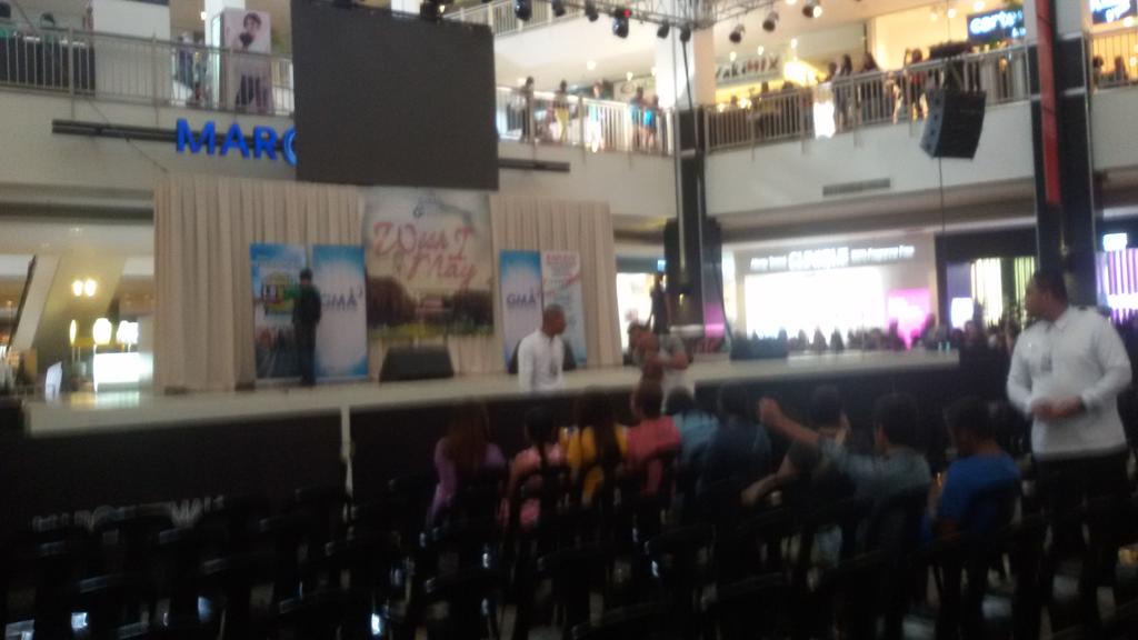 buitison's tweet photo. #WIMBiGuelMarqueeMall https://t.co/hLjg2xkI9Y