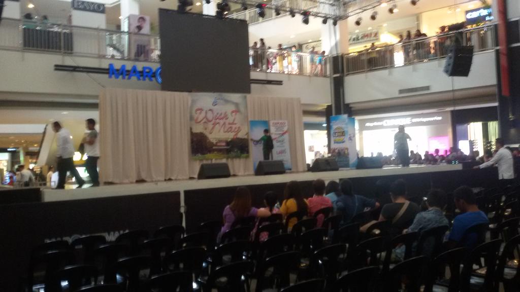 buitison's tweet photo. #WIMBiGuelMarqueeMall https://t.co/X3PYzim1jh